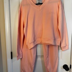 Hunter Women's Pajama/Lounge Set V-neck Cropped Top & Matching Cargo Pants NWOT